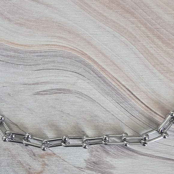 Lane Woods Paperclip Bracelet - Picture 2 of 2